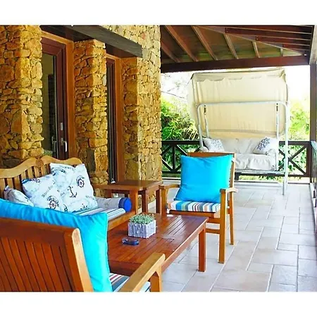 Вилла Sleeps 6 Pool Wifi