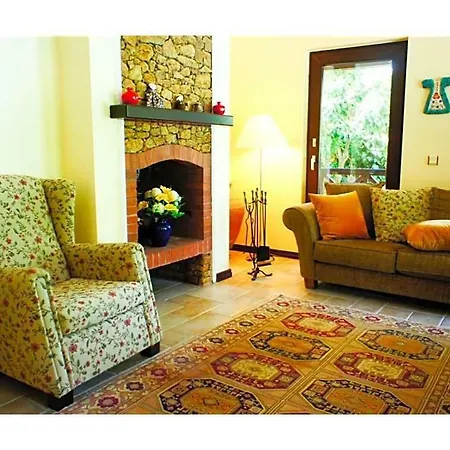 Вилла Sleeps 6 Pool Wifi *