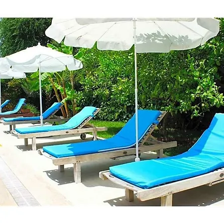 Вилла Sleeps 6 Pool Wifi