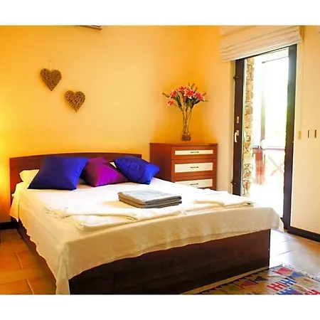Sleeps 6 Pool Wifi Villa *